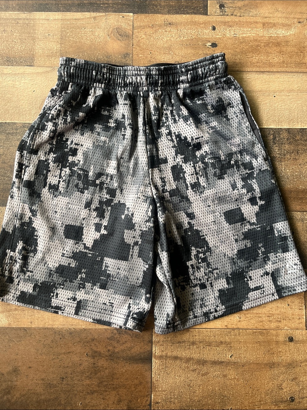 3/$30 ✨ Boy's Reebok Digital Camo Athletic Shorts | S (8-10)